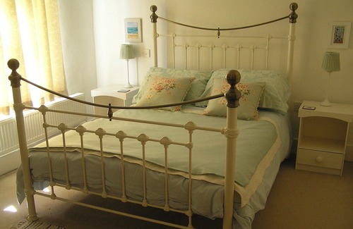 Bridport Cottage | Characterful 18th century cottage in Bridport close to the Jurassic Coast.