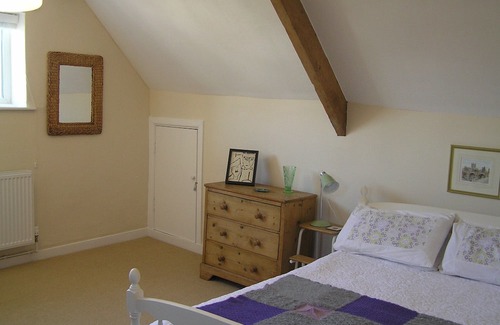 Bridport Cottage | Characterful 18th century cottage in Bridport close to the Jurassic Coast.