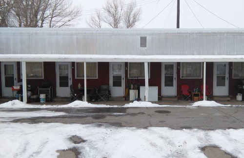 Coalville House | 1960's roadside motel in mountain country, Summit County, Utah near Park City