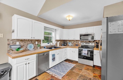 Dandridge Apartment | Cozy 3BR Lake Access w Sauna