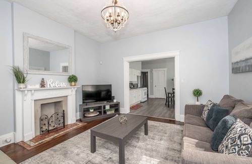 Mount Auburn Apartment | Queen City Suites 1 For 3