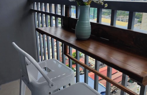 Highway Hills Condo | Fame Space