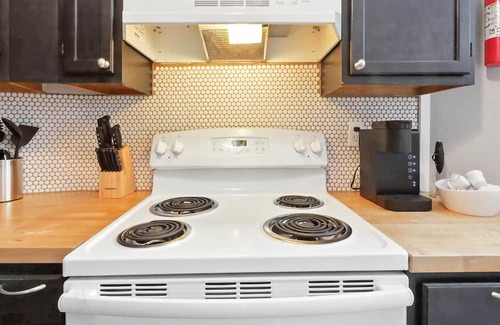 Divide Cabin | Charming Cabin W/Scenic Views Near Uc Health 2 Bedroom Cabin