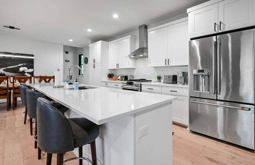 Nekoosa House | 6BR Sand Valley Lodge With Hot Tub Bar Putting Green