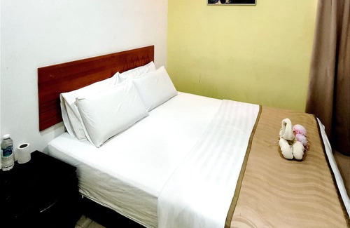 Legazpi Village Hotel | OYO 1172 MVM Transient House