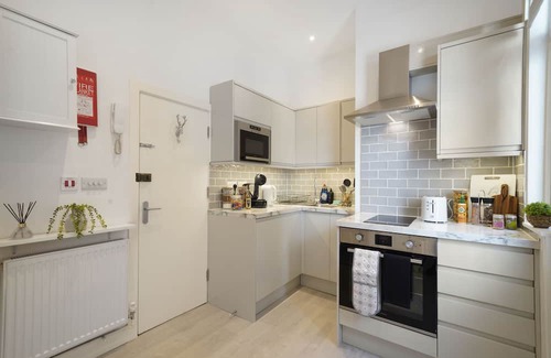 Harrow Apartment | Central Harrow 5 Studio Apartment Block