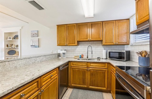 Crescent Beach Condo | Beachfront Gem: Serene 2BD Haven With Pool & Views