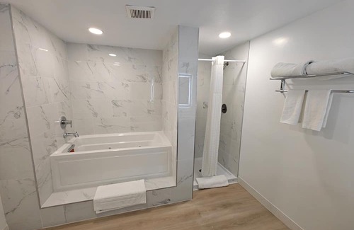 Chandler Hotel | Casa Blanca Inn and Suites