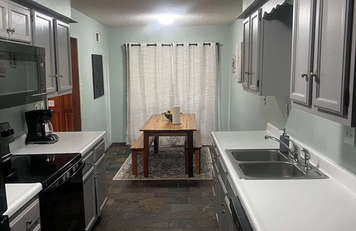 Cordova House | Hardwood Guesthouse
