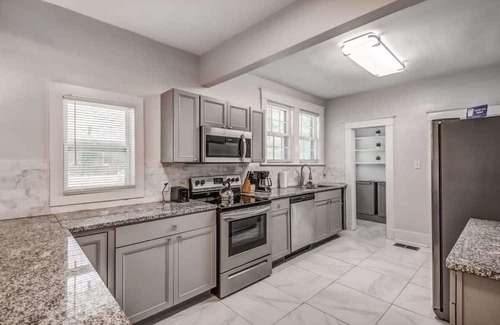 Vollintine-Evergreen House | Snowden Hideaway