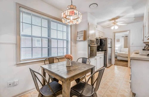 Memphis House | Pinecrest Cottage