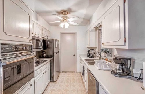 Memphis House | Pinecrest Cottage