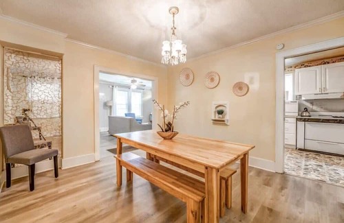 Vollintine-Evergreen House | Garland Haven Hideaway Both Units