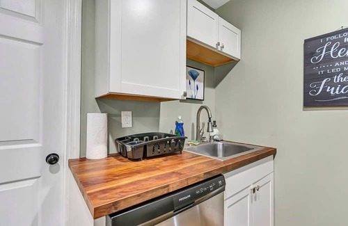 Huntsville Apartment | Bethany B Huntsville Oasis