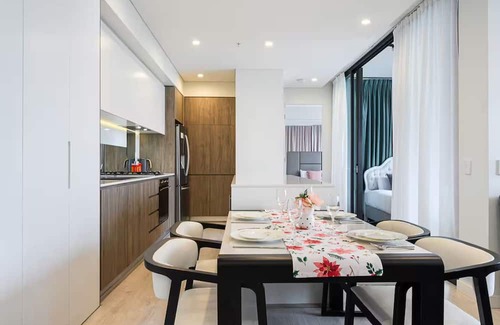 Lidcombe Apartment | Metawisebnb Executive 2-bedroom Stadium View Apartment W Parking
