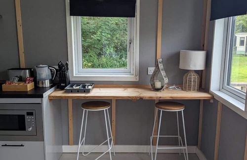 Kingswood Cabin | Tranquil Cabin Retreat in Welshpool