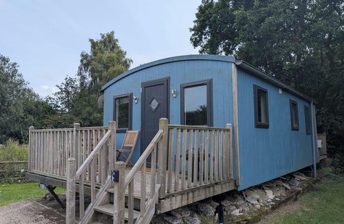 Kingswood Cabin | Tranquil Cabin Retreat in Welshpool