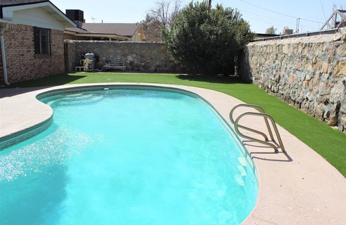 Northeast El Paso Apartment | El Chuco Home W/Pool, Pool Table,15 min Downtown