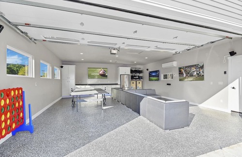 Green Bay House | Full Remodel Steps to Lambeau Titletown Resch