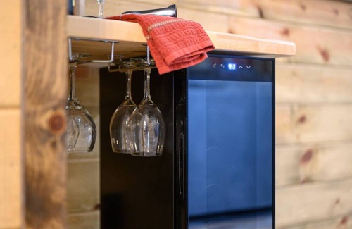 Broken Bow Apartment | The Adirondack Hottub Shuffleboard Fireplace Foosball Table Arcade