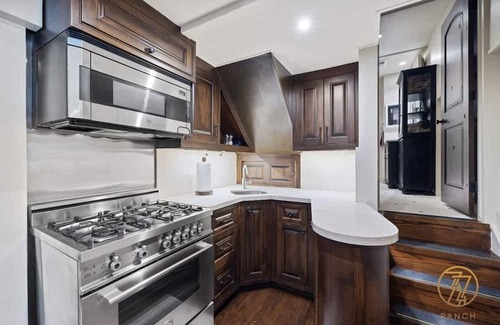 Austin Villa | 7744 Ranch Entire Resort