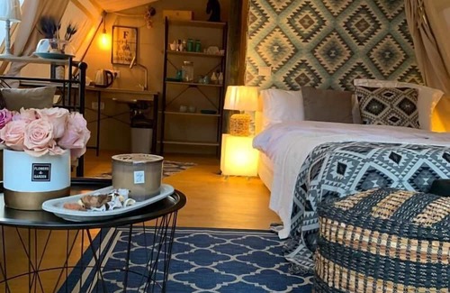Tesila Bed & Breakfast | Luxury Lake House & Glamping