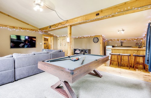 Queensbury Cottage | 7 Mi to Glens Falls: Peaceful Retreat w/Game Room