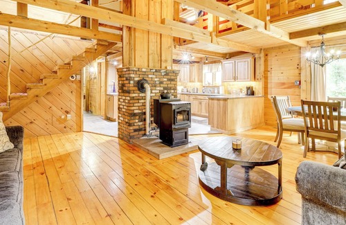 Queensbury Cottage | 7 Mi to Glens Falls: Peaceful Retreat w/Game Room