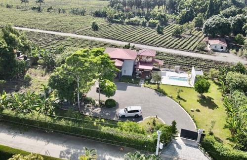 La Vega House | Cabaña La Casita De Bacui Abajo