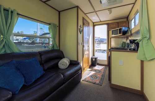 Hewitt Boat Rental | Houseboat Paradise Vacation