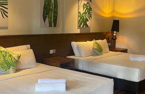 Pulau Perhentian Besar Resort | Perhentian Arwana Resort - BlueStar