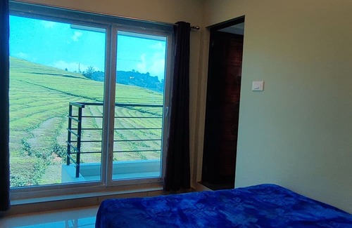 West Mere Hotel | Rose garden enclave for families