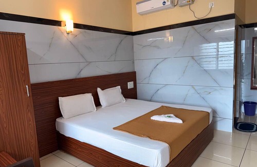 Murudeshwara Hotel | Ocean View Residency