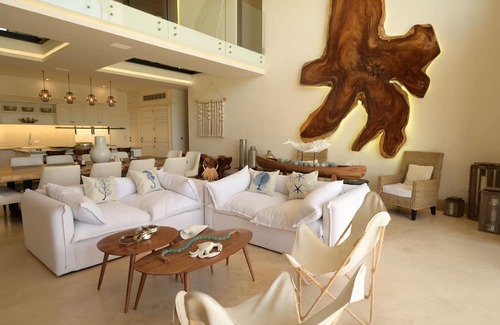 Nanchital de Lazaro Cardenas del Rio House | Trobbu Boutique Collection San Bruno