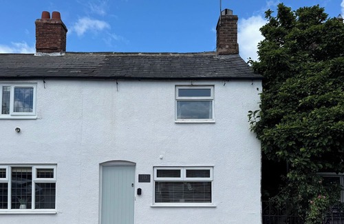 Middlewich House | Charming Middlewich House - Sleeps 4