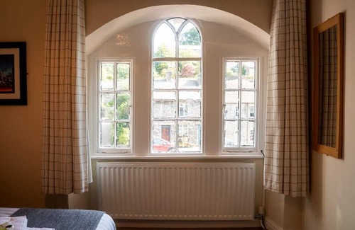Tideswell Hotel | George Inn