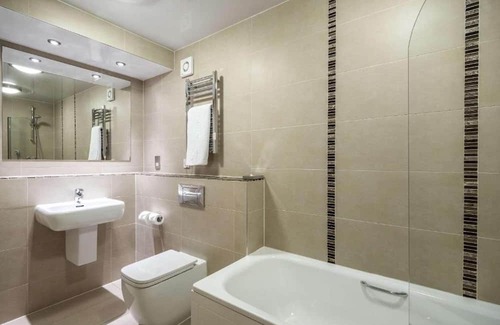 East Boldon Hotel | Holiday Inn Newcastle South by IHG