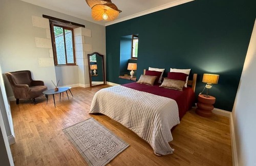 Saint-Romain House | Le Patio Bleu