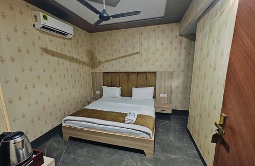 Bareilly Hotel | Hotel Konark INN