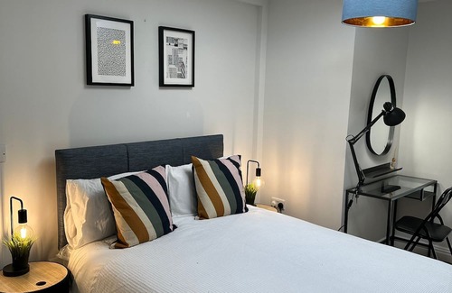 New Lodge Hotel | Ocho Homes By Eight Continents Duncairn Gardens