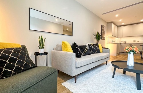 Nine Elms Apartment | Huge 3bath 2bedroom Family Home