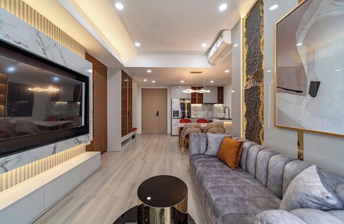 Hang Xanh Apartment | Vinhomes Central Park by Urban Home
