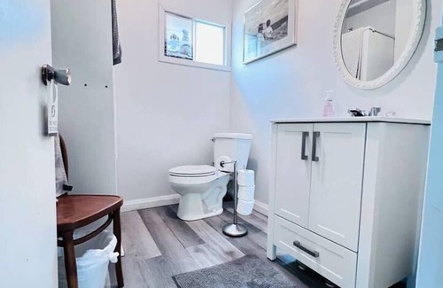 Lambton Shores House | Rustic Ipperwash Guesthouse