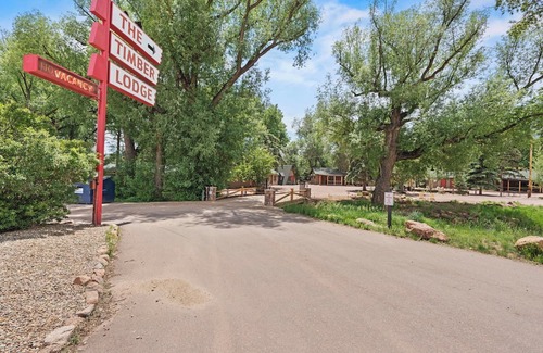 Colorado Springs Cabin | Timber Lodge Cabin 18