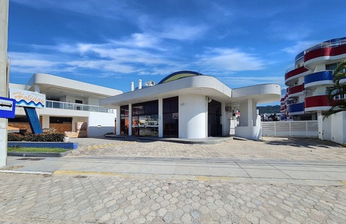 Ingleses Norte Apartment | Apt c/Varanda in Condominio Pe na Areia Iho127
