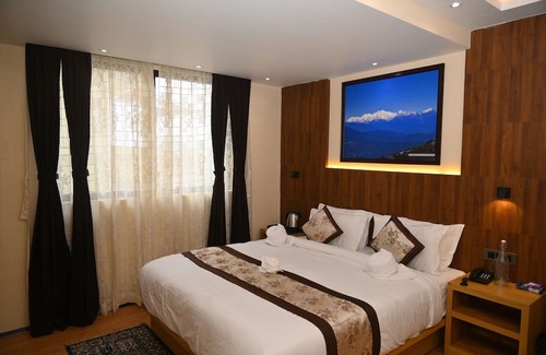 Darjeeling Hotel | Hotel Golden Potala