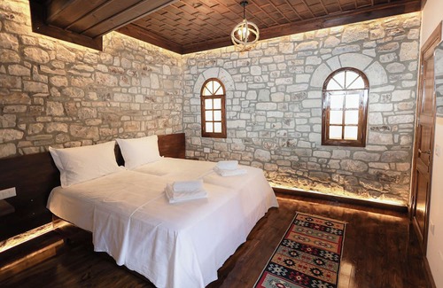 Berat Hotel | Oda e Gurit Boutique Hotel