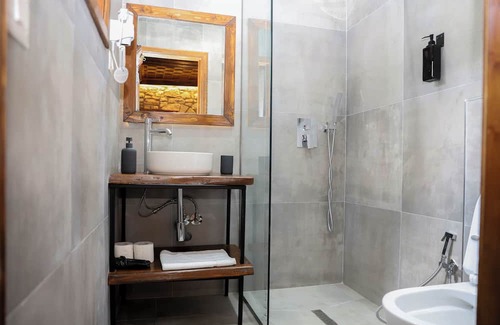 Berat Hotel | Oda e Gurit Boutique Hotel