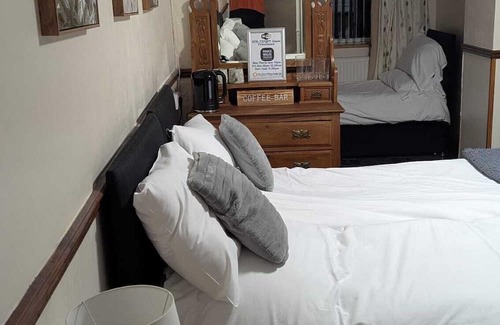 Princetown Hotel | Prince of Wales - Tredegar