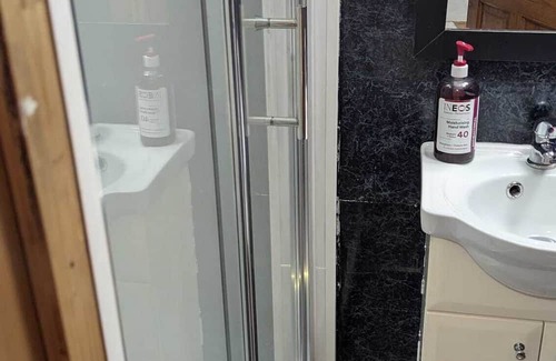 Princetown Hotel | Prince of Wales - Tredegar